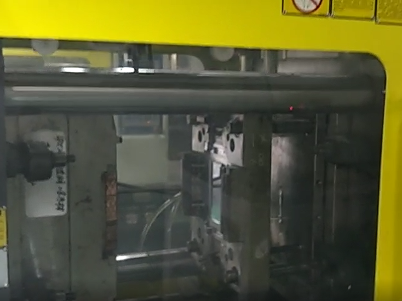 手机护套PC片埋取